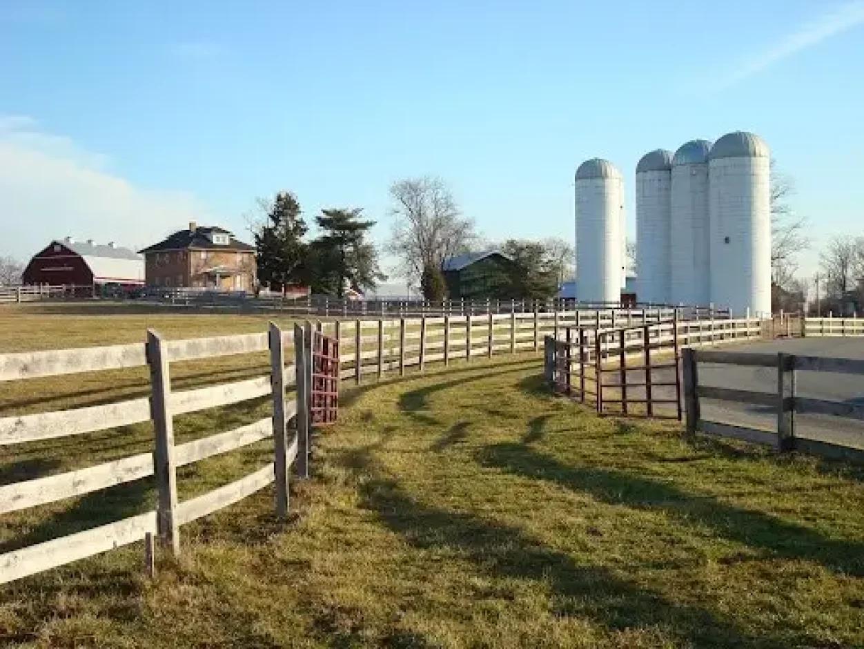 walking path to silos
