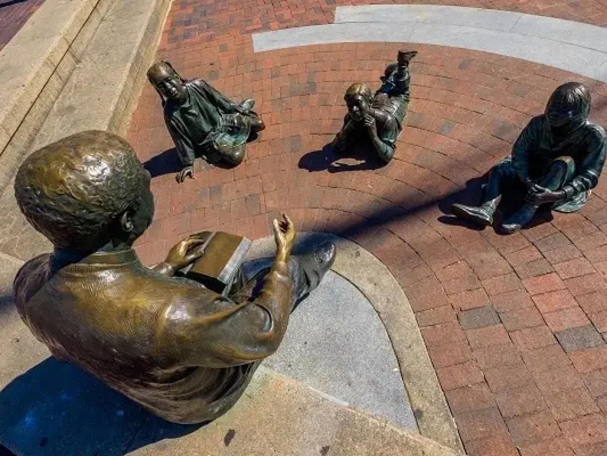 Kunta-Kinte-Alex-Haley-Memorial